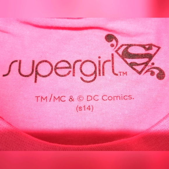 🔥SALE🔥 Supergirl DC Comics Sparkly Pink Girl's T-shirt NWT SZ L (14) & XL (16) - Picture 4 of 6